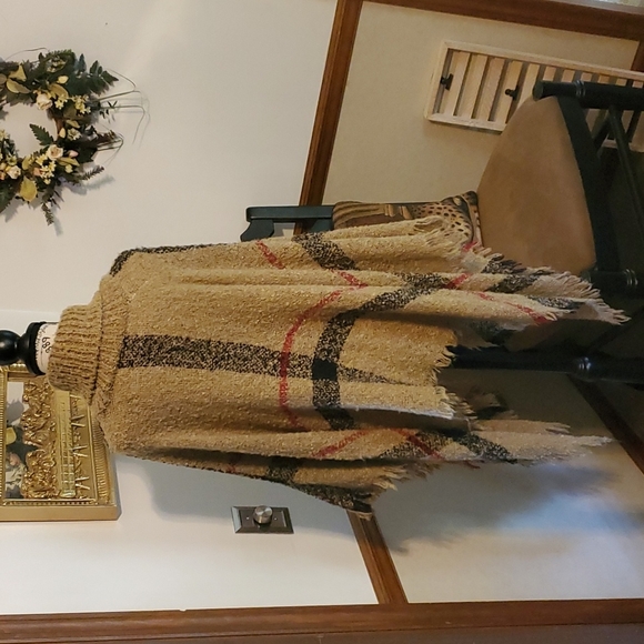Turtleneck Sweater Cape Shawl - Picture 3 of 4